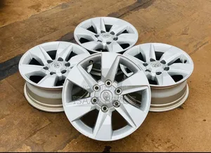 Land Cruiser TX and Hilux Size 17