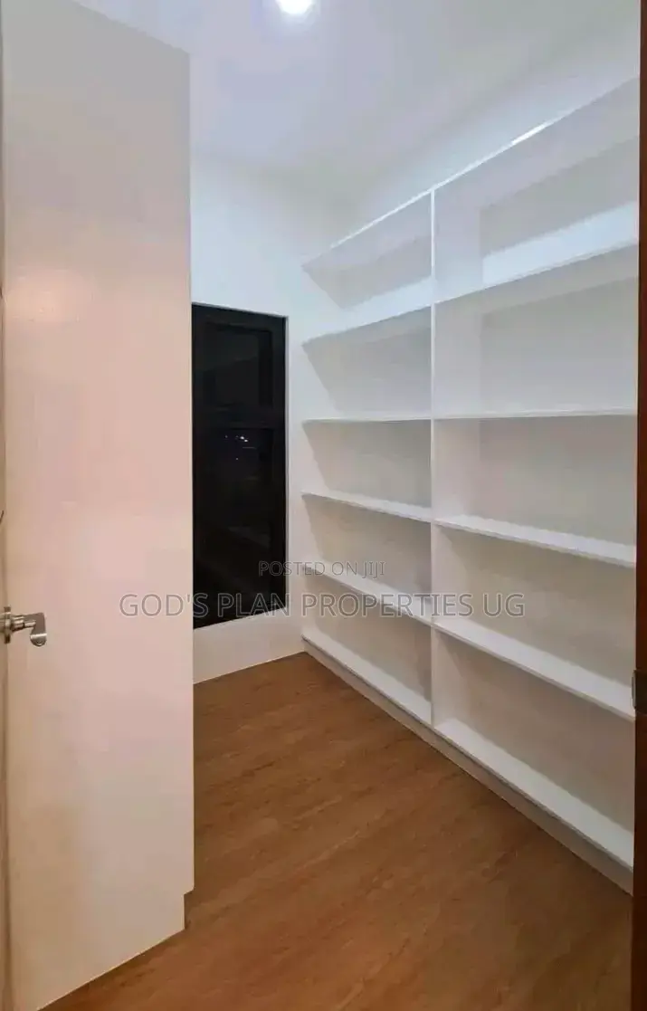 3bdrm Apartment in Kansanga, Central Division for rent