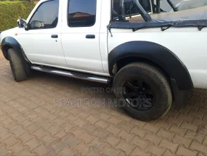 Nissan Hardbody 2019 White