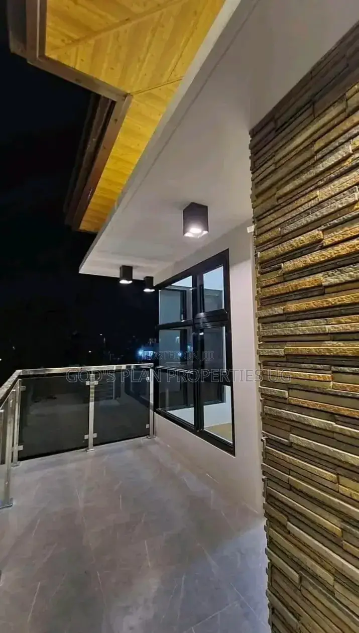 3bdrm Apartment in Muyenga Kiwafu, Central Division for rent