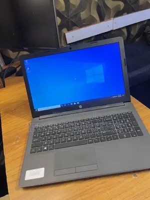 Laptop HP 255 G8 8GB AMD Ryzen 5 SSD 256GB