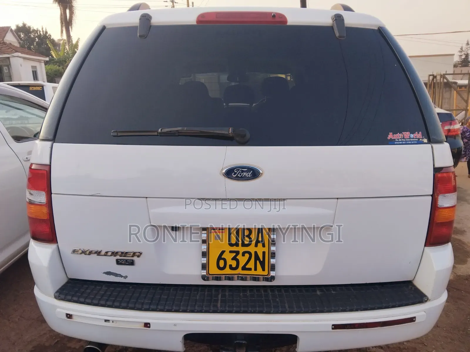 Ford Explorer 2004 White