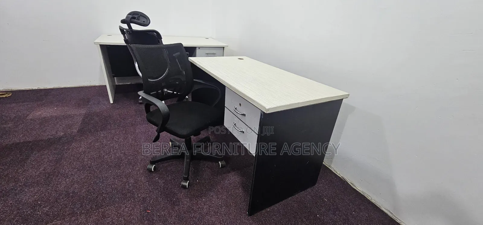 Simple Mesh Office Chair and Table