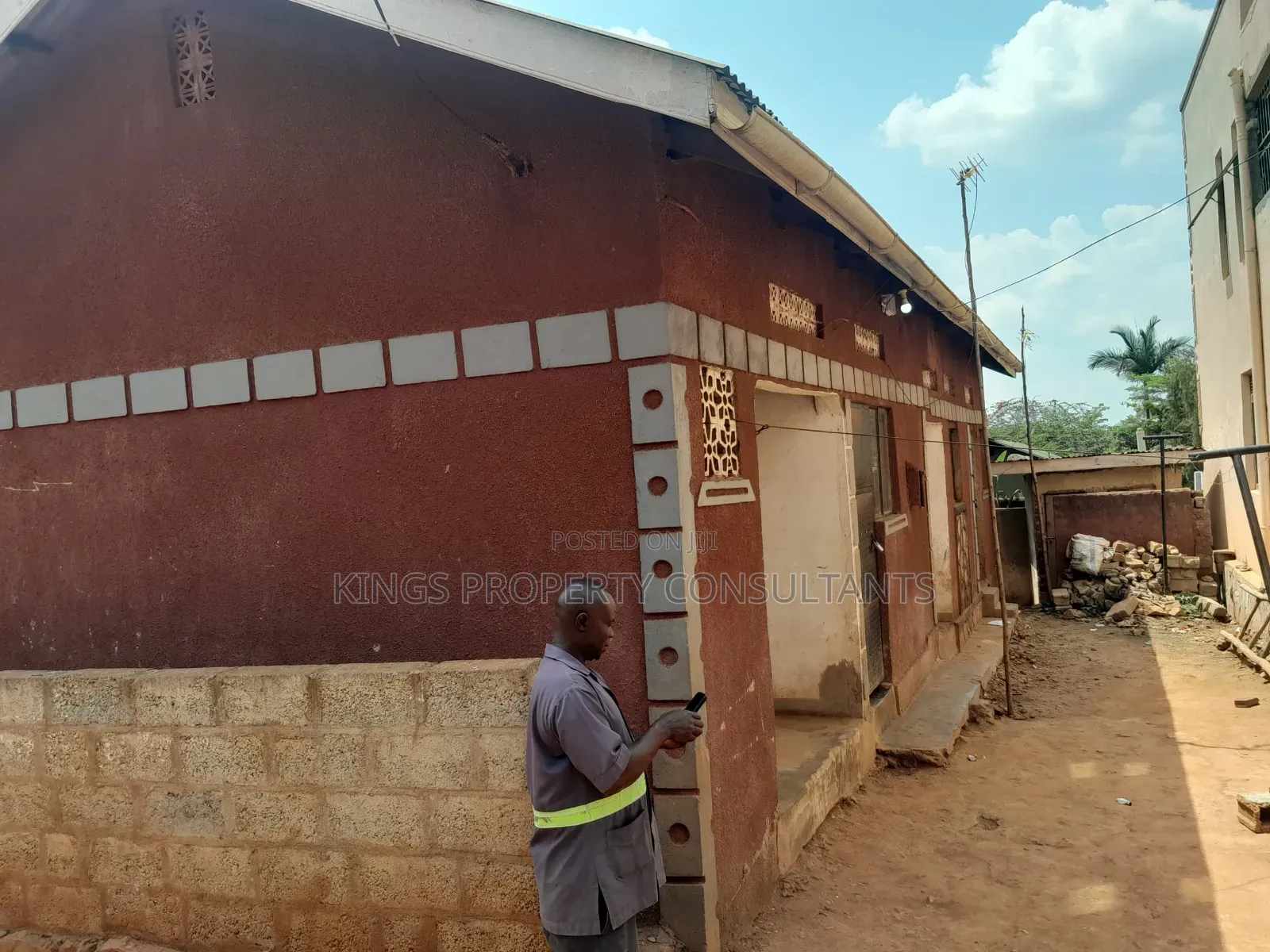 Furnished 4bdrm Room & Parlour in Kyebando Estate, Nabweru for sale