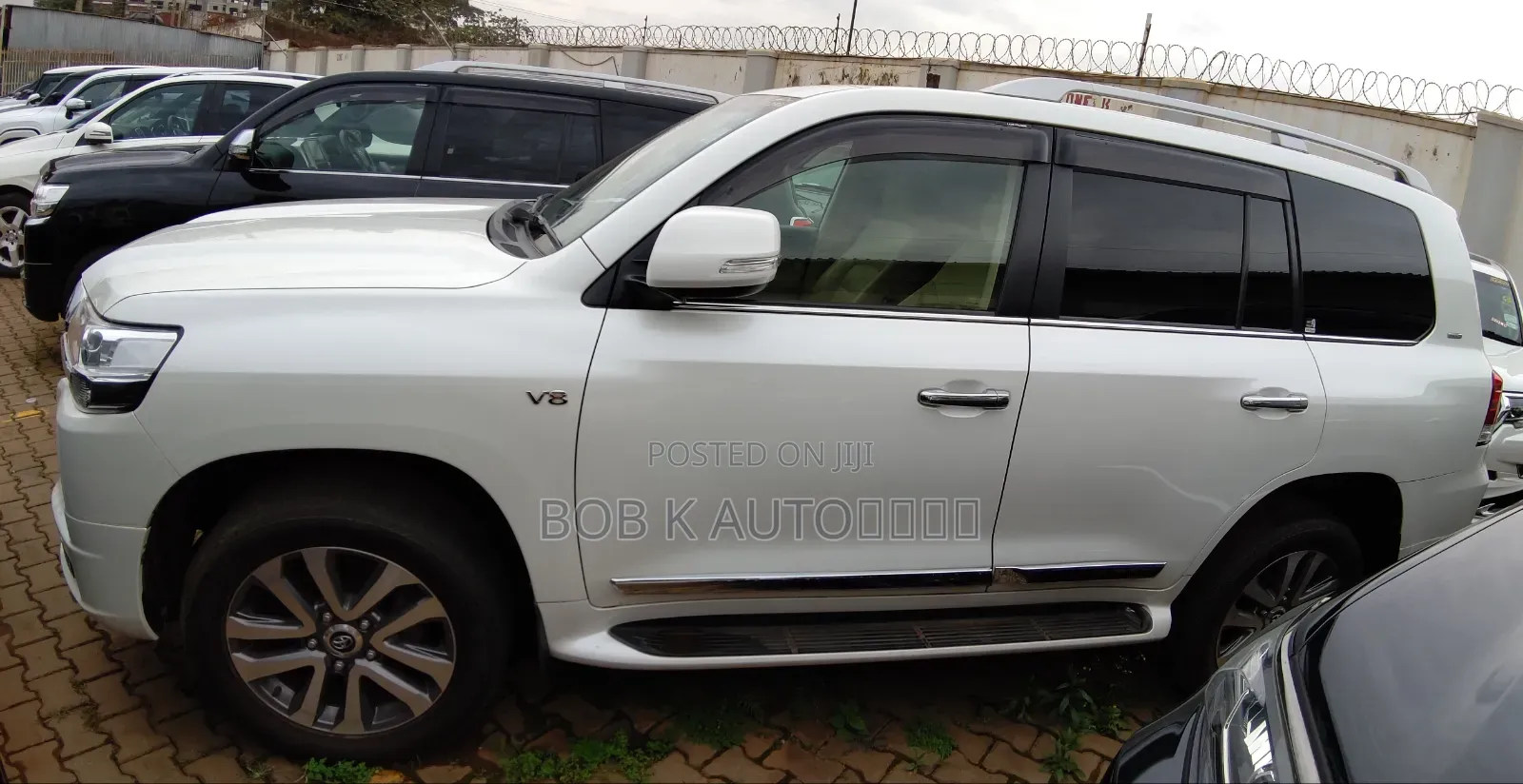 Toyota Land Cruiser 2016 White