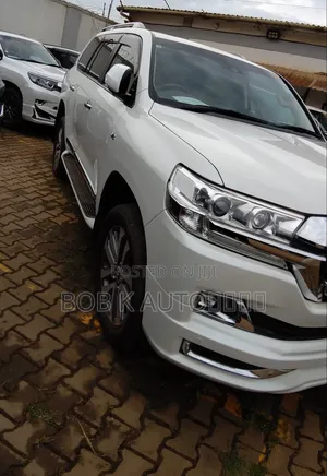 Toyota Land Cruiser 2016 White