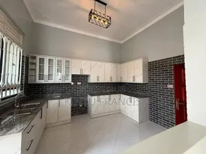 3bdrm House in Standalone Kisaasi, Central Division for rent