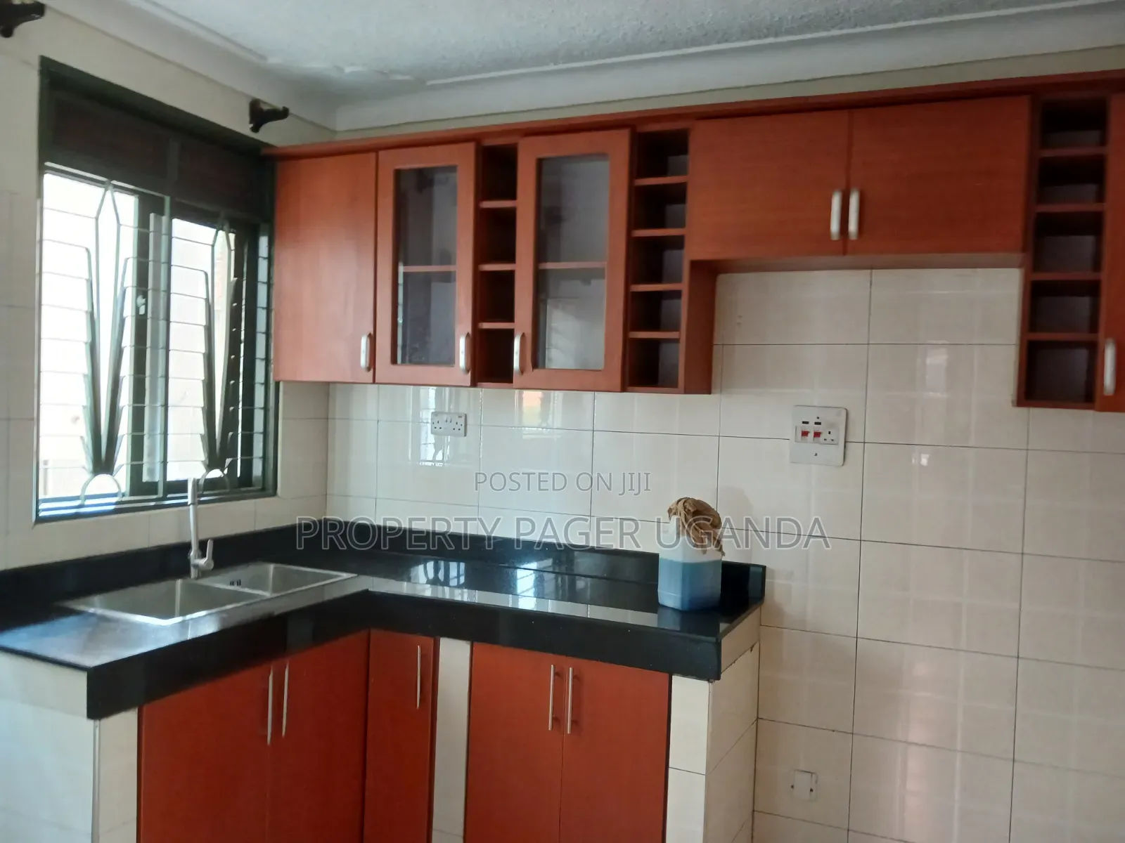 3bdrm Apartment in Kyambogo, Nakawa for rent