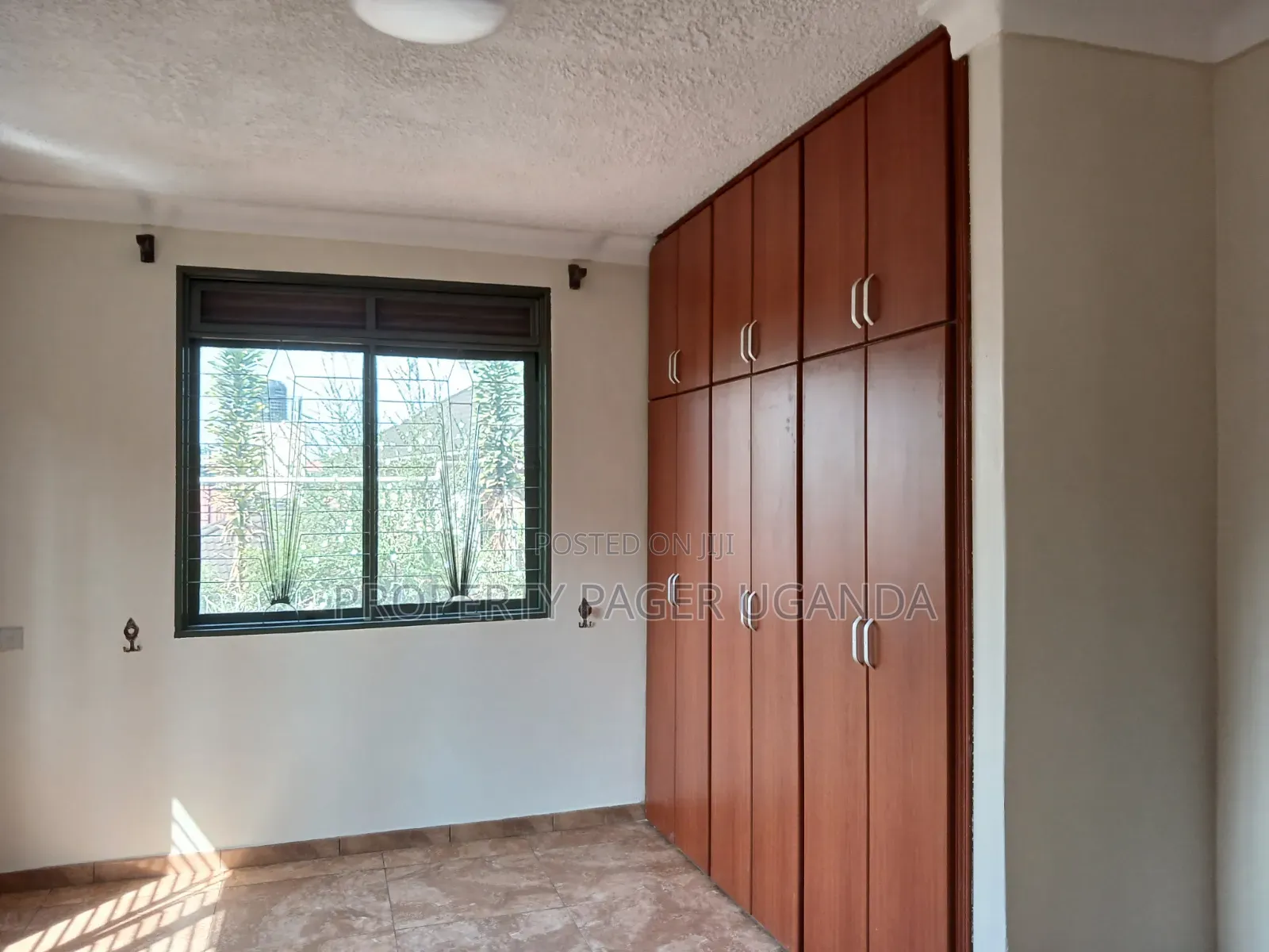 3bdrm Apartment in Kyambogo, Nakawa for rent