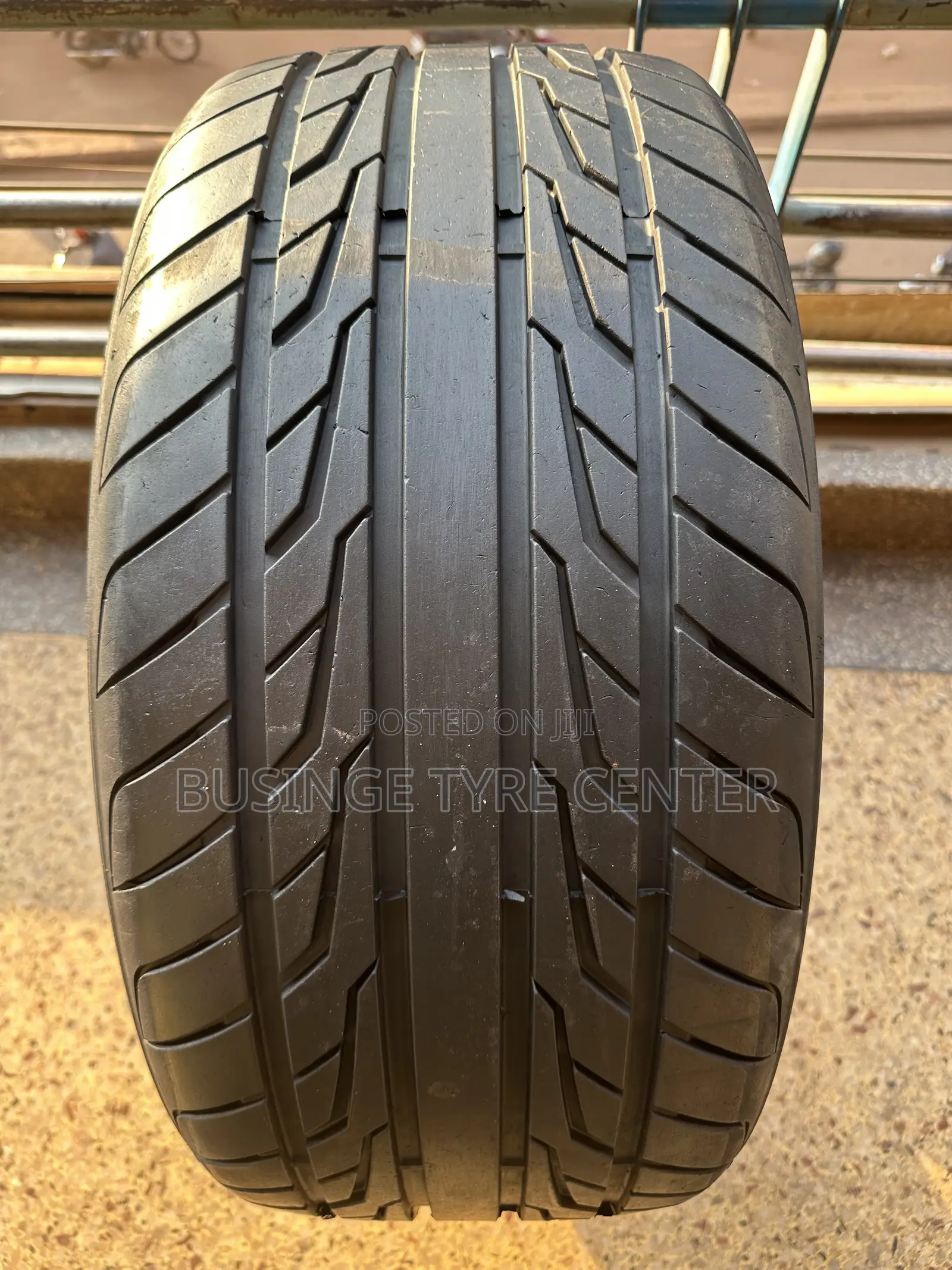 285/35zr22 Farroad Japan Used Tires Good Condition