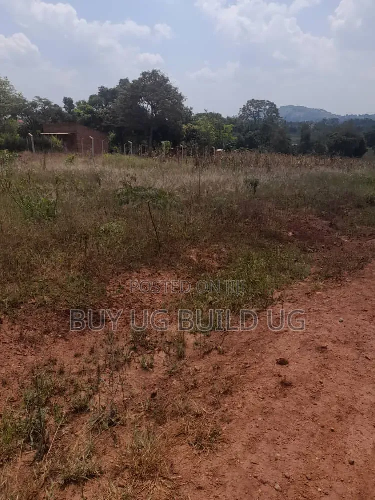 50ft by 100 Ft for Sale in Busiika- Kalagara at 18m