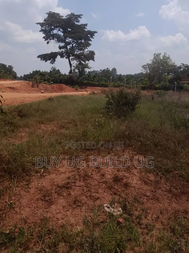 50ft by 100 Ft for Sale in Busiika- Kalagara at 18m