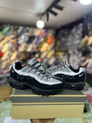 Nike Air Max 95 Black/Grey Dotted Lace Sneakers