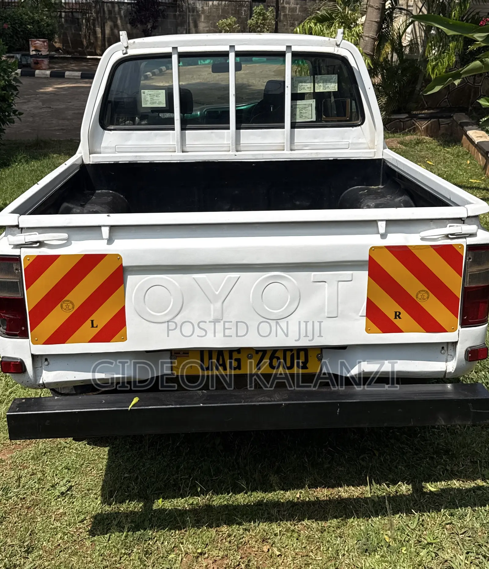 Toyota Hilux 2005 White