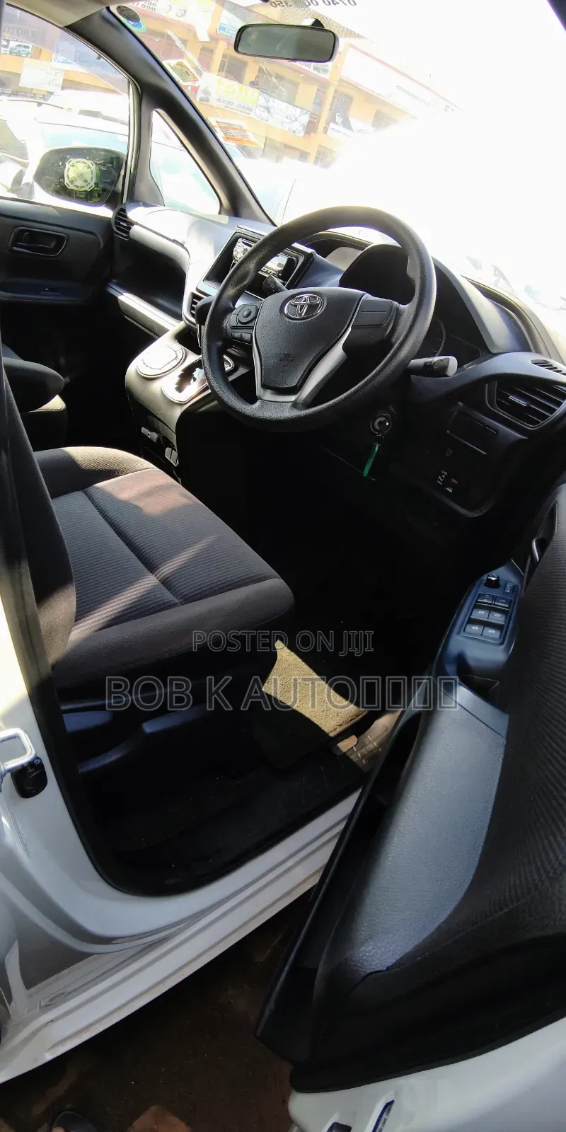 Toyota Noah 2016 White