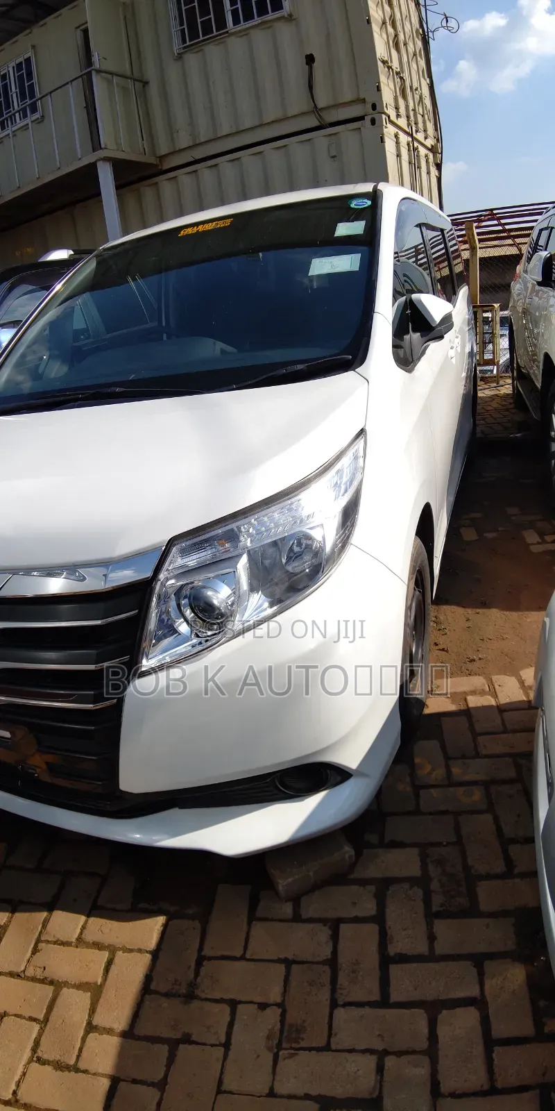 Toyota Noah 2016 White