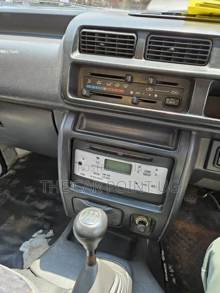 Daihatsu Hijet 2000 Model