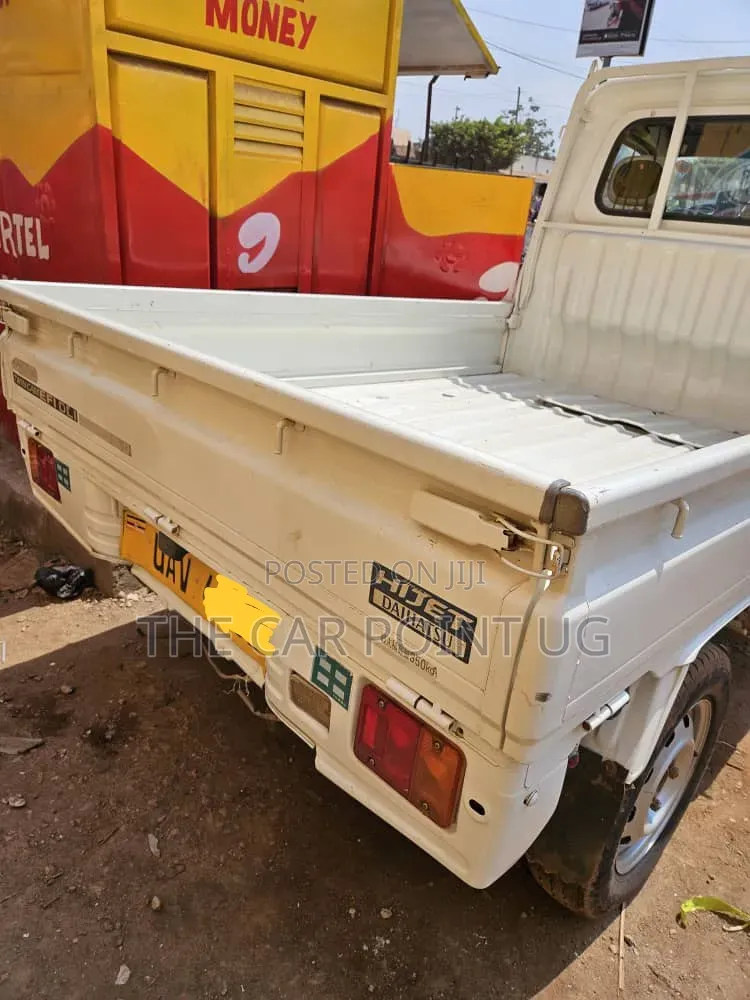 Daihatsu Hijet 2000 Model