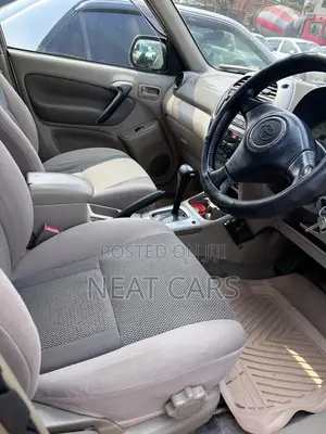Toyota RAV4 2005 Gold