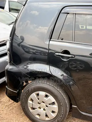 Toyota Corolla Rumion Hatchback 1.5 FWD 2010 Black