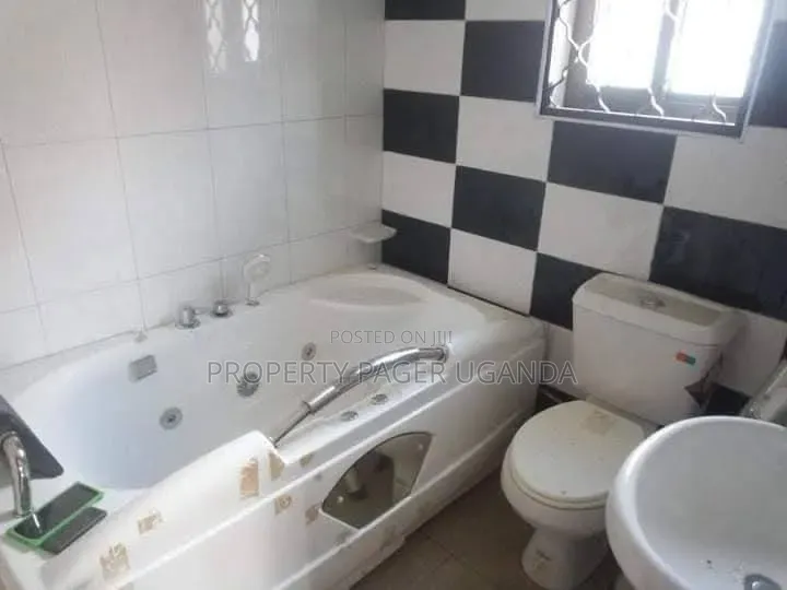 4bdrm Bungalow in Kira for rent