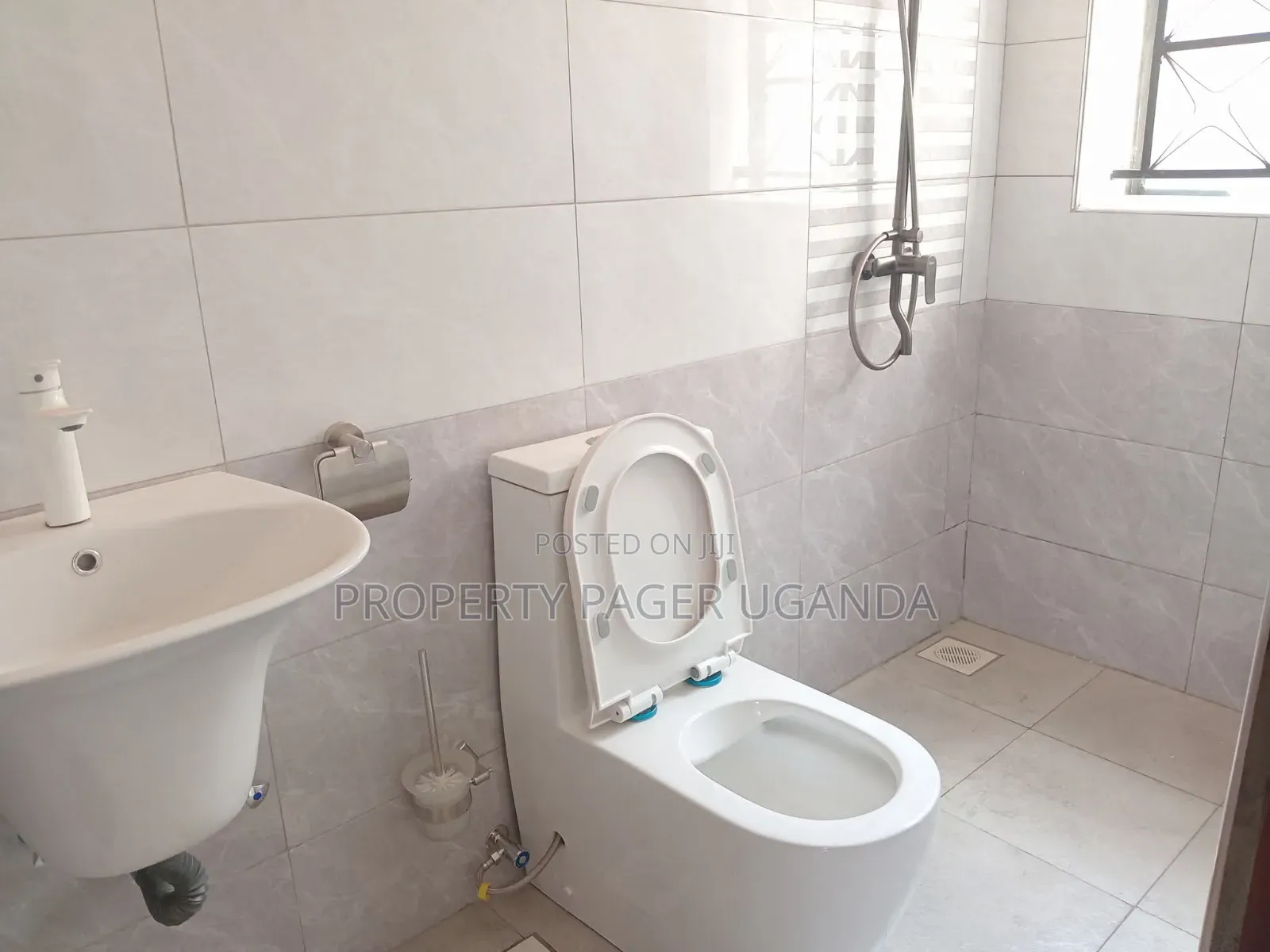 2bdrm Apartment in Buwaate, Kira for rent