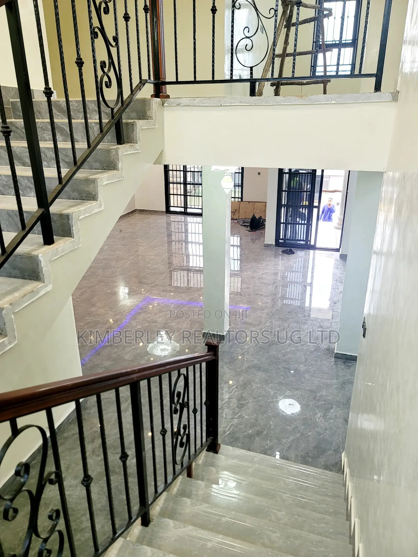 7bdrm Mansion in Division A for sale