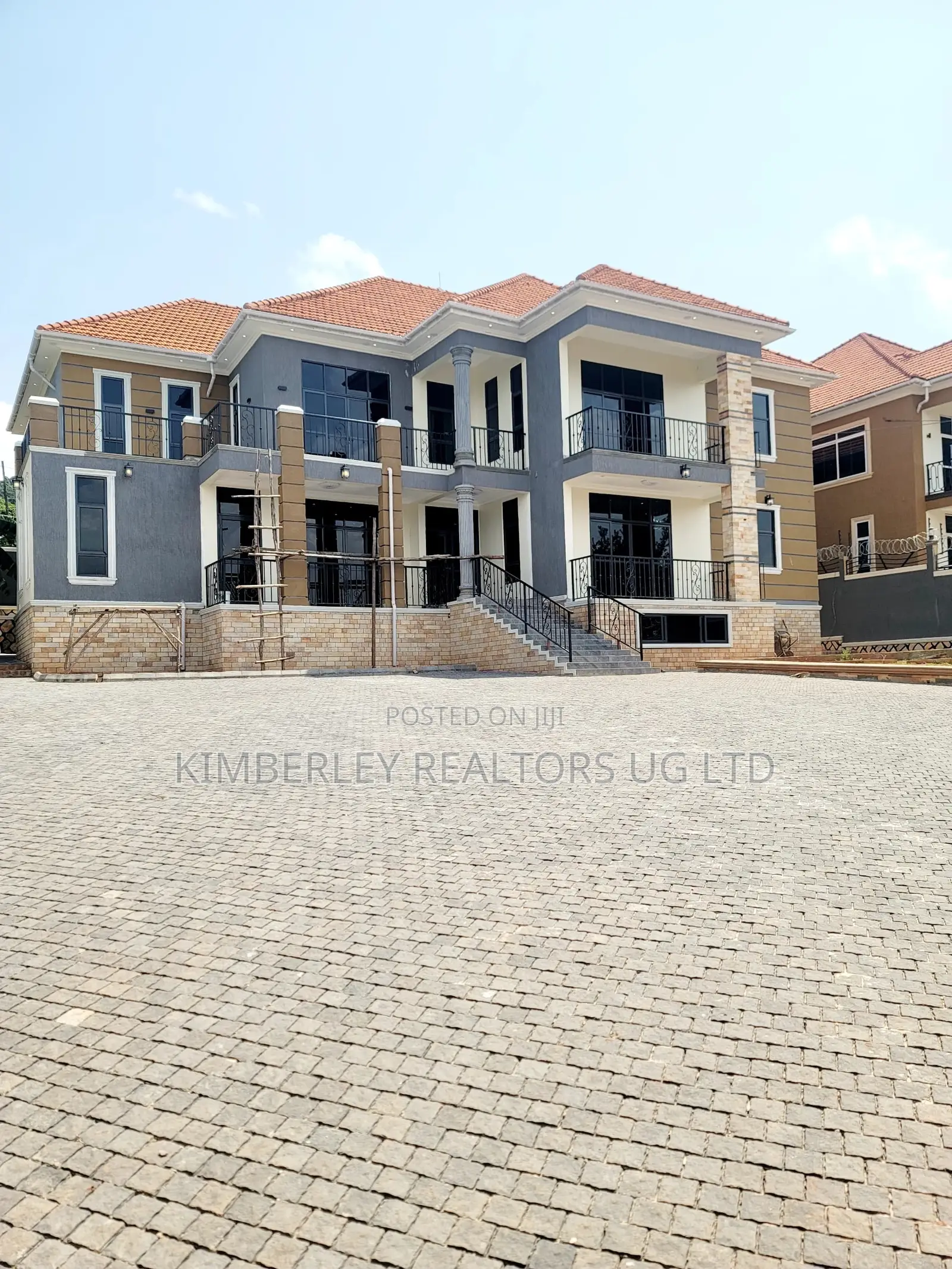 7bdrm Mansion in Division A for sale
