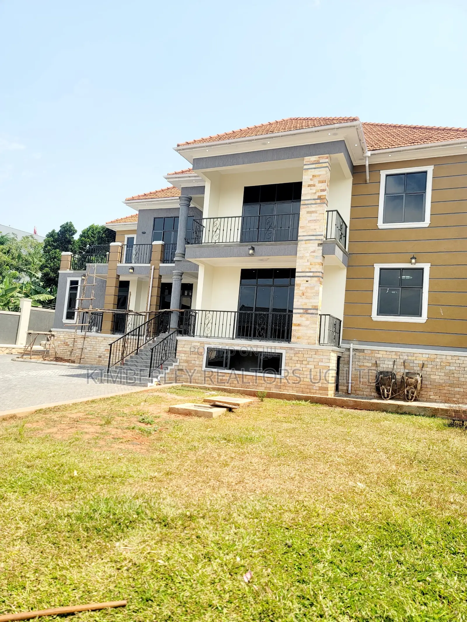 7bdrm Mansion in Division A for sale