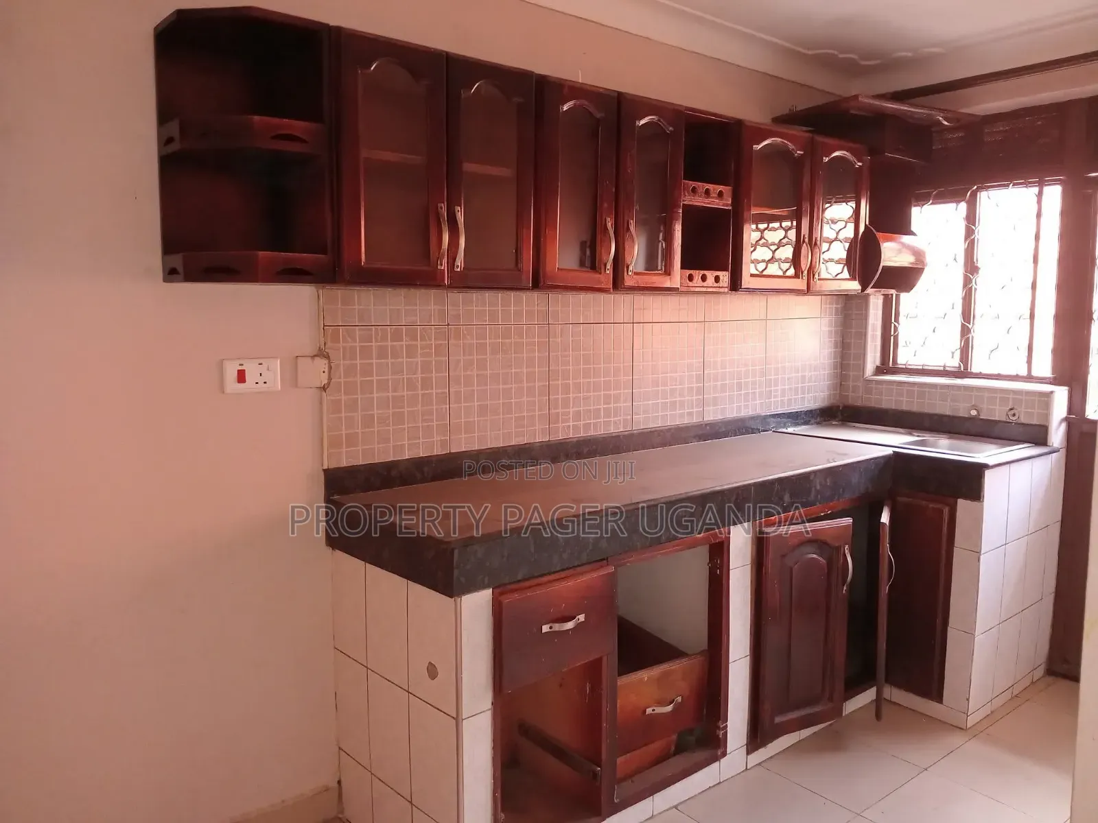 3bdrm Apartment in Kyaliwajjala, Kira for rent