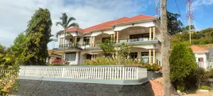 6bdrm House in Nsangi for sale
