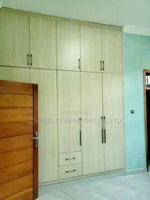 6bdrm House in Nsangi for sale