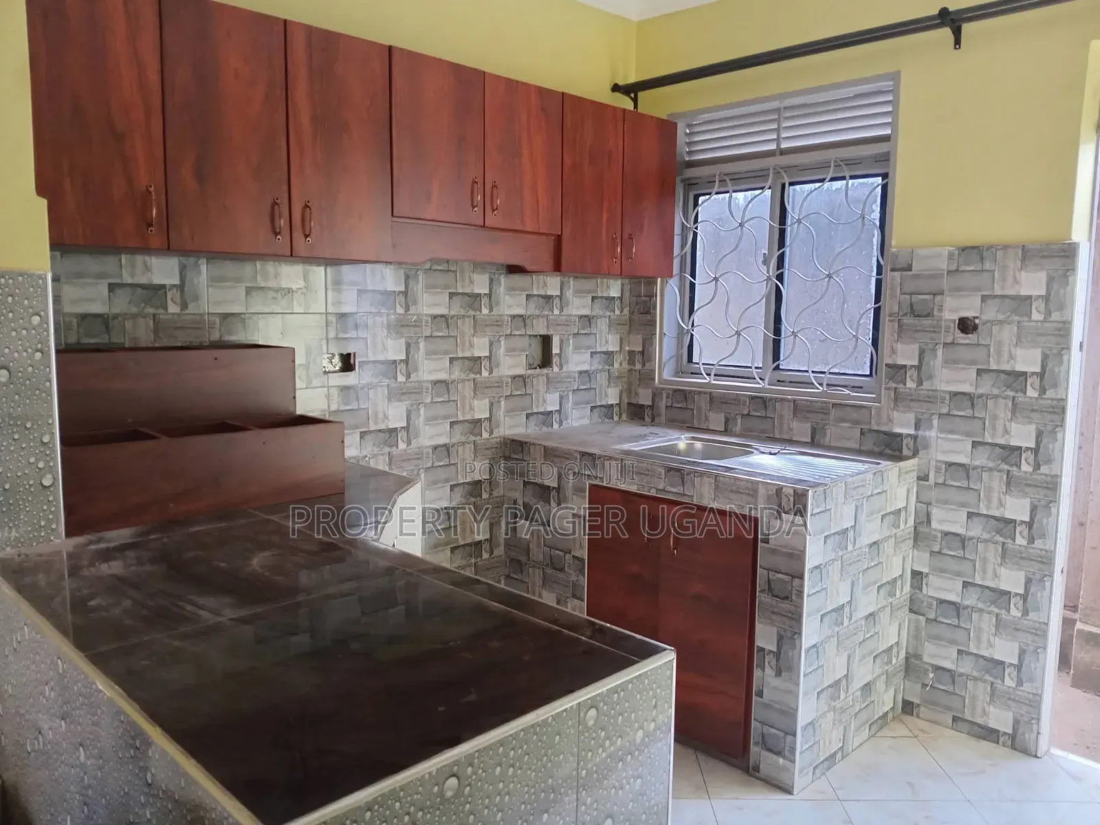 2bdrm House in Jjogo, Kira for rent
