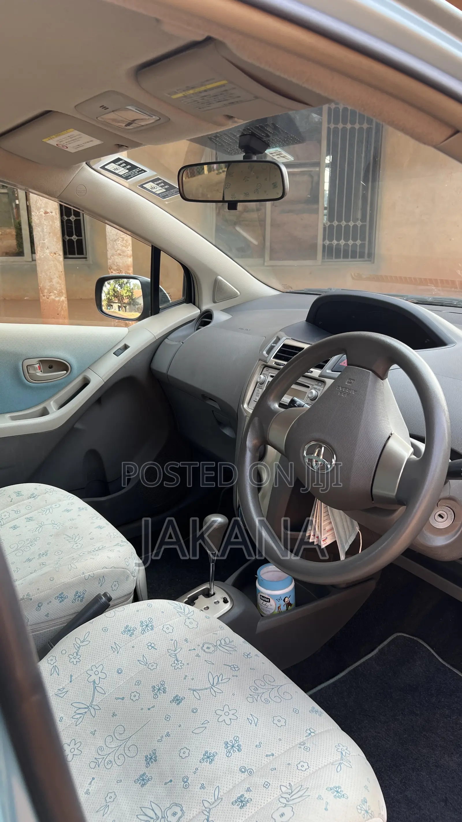 Toyota Vitz 1.0 FWD 5dr 2012 Blue