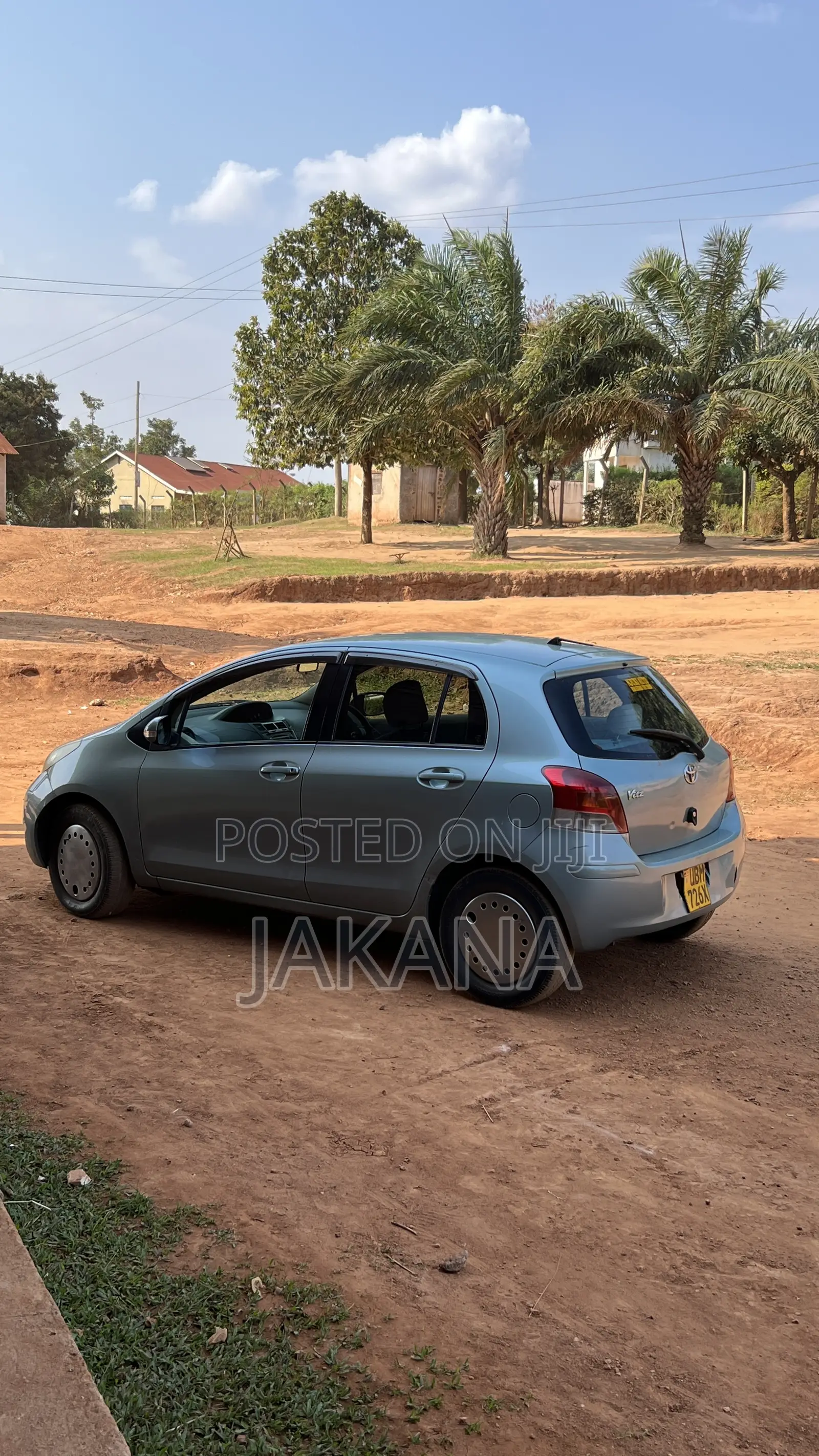 Toyota Vitz 1.0 FWD 5dr 2012 Blue