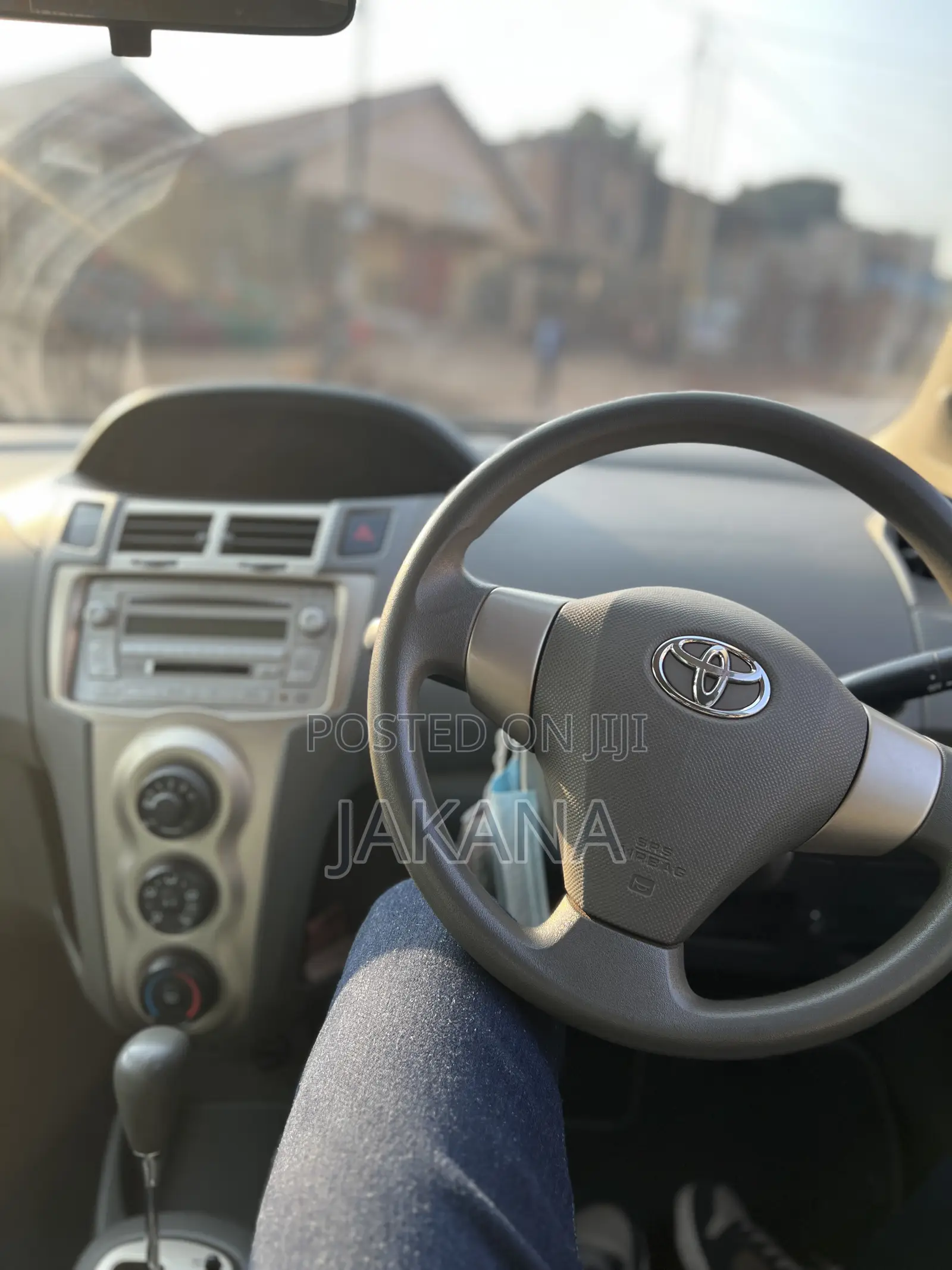 Toyota Vitz 1.0 FWD 5dr 2012 Blue