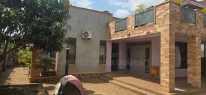 3bdrm House in Kira-Nsasa for sale
