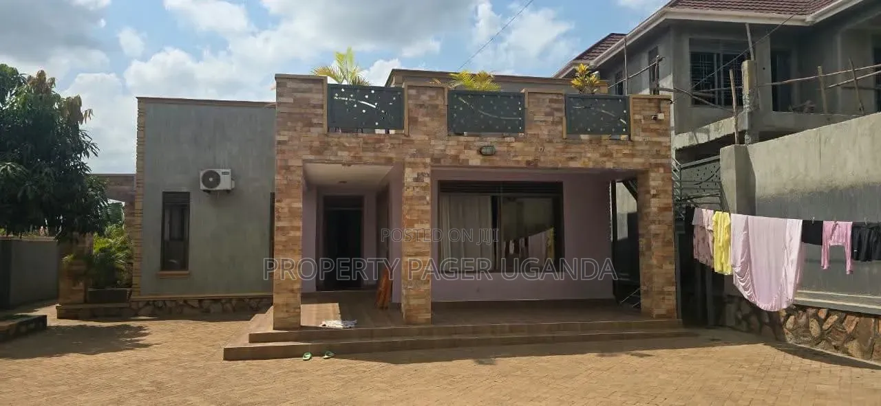 3bdrm House in Kira-Nsasa for sale