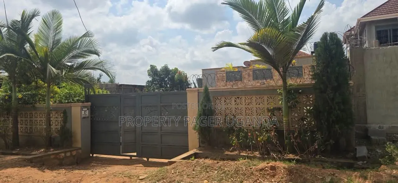 3bdrm House in Kira-Nsasa for sale