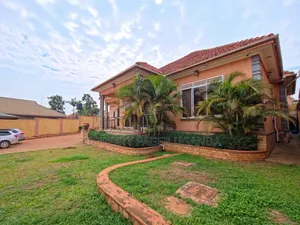 4bdrm Bungalow in Kyambogo, Nakawa for sale