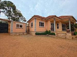 4bdrm Bungalow in Kyambogo, Nakawa for sale