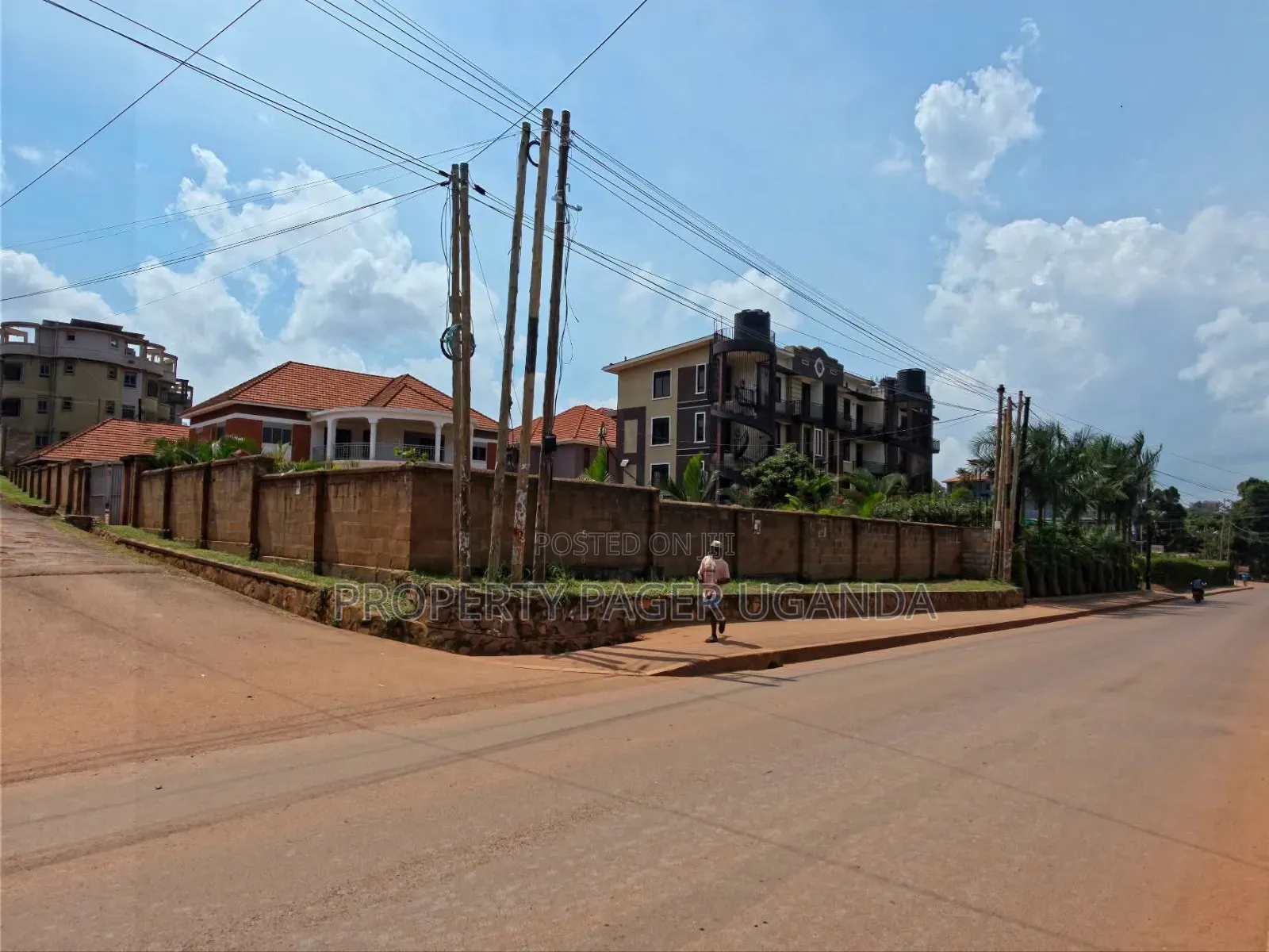 4bdrm Bungalow in Kyambogo, Nakawa for sale
