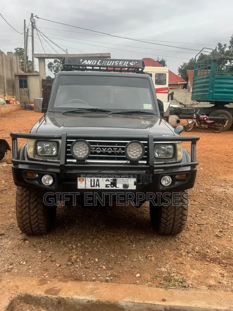 Toyota Land Cruiser Prado 1997 Black