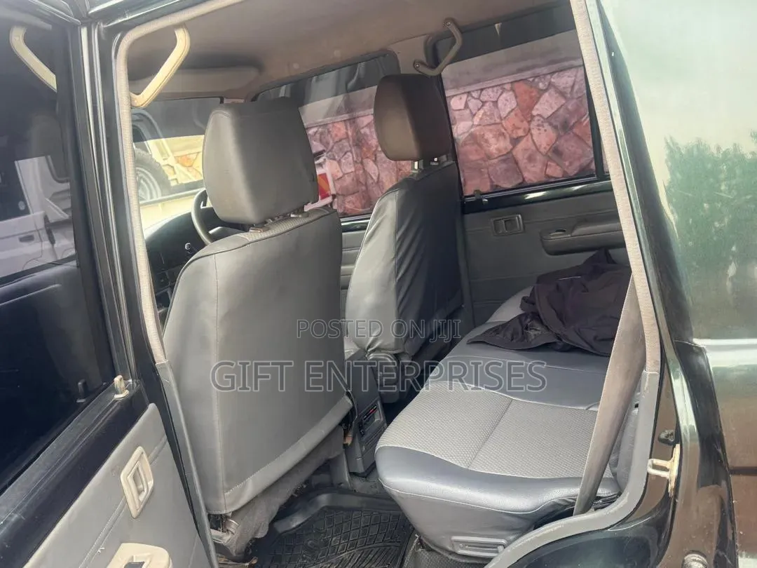 Toyota Land Cruiser Prado 1997 Black