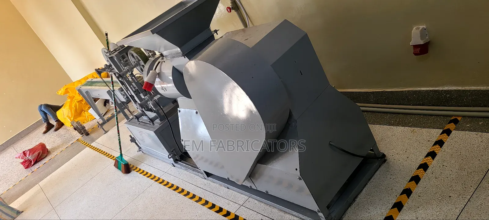 SPL: 600kg/Hr. Plodder, Self Cutter Electric Conveyor. 380v/ 240V.