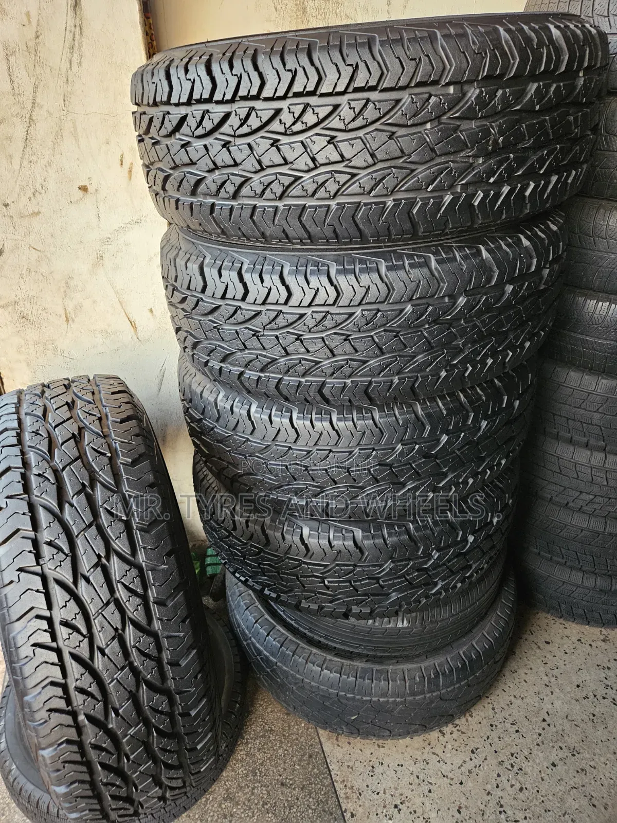 265 70 R16 SAVERO AT Used Only 2weeks Thay Are Almost New Tires Bro.