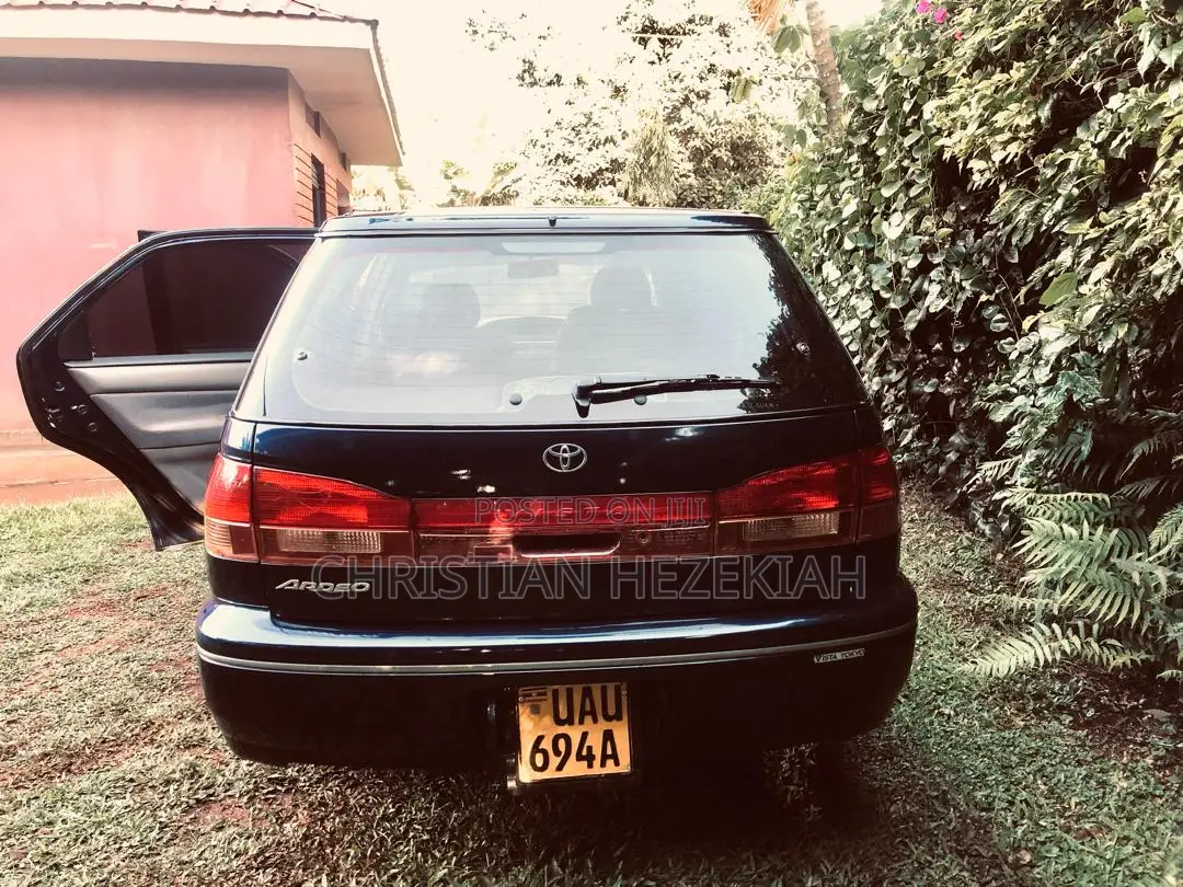 Toyota Vista 2001 Blue