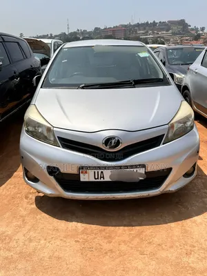 Toyota Vitz 1.3 AWD 3dr 2012 Silver
