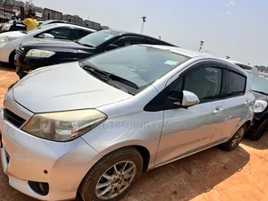 Toyota Vitz 1.3 AWD 3dr 2012 Silver