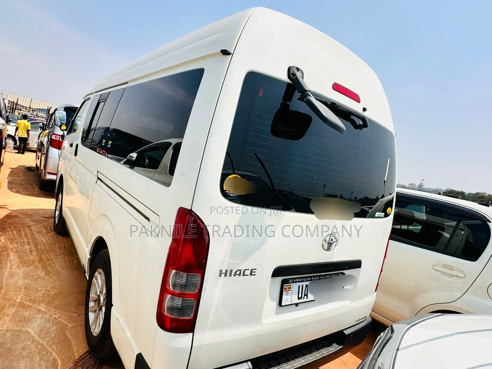 Toyota HiAce 2011 White